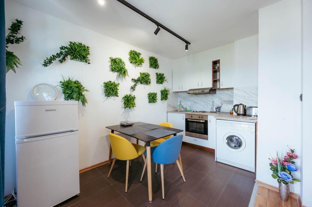 Luxury Art 4 Apartment Yukarı Cuma Dış mekan fotoğraf