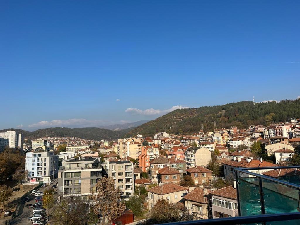 Luxury Art 4 Apartment Yukarı Cuma Dış mekan fotoğraf
